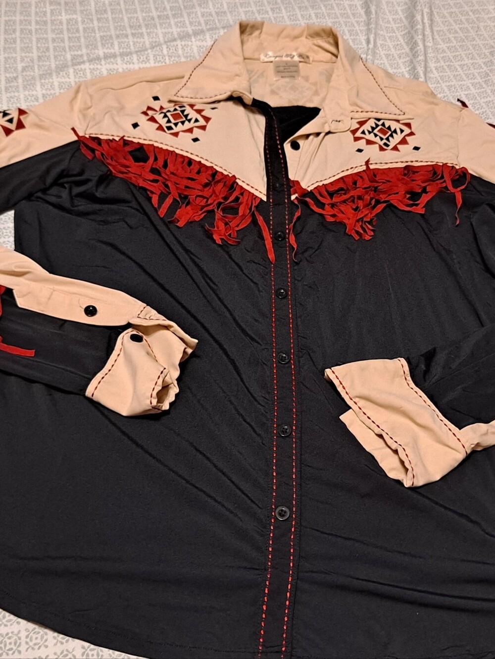 Cowgirl Tuff Fringe Western Shirt in Black and Beige with Red Accents Sz L